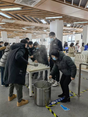 疫情反撲，蘇州挺住 凈水器租賃水務(wù)人員為蘇州加油！
